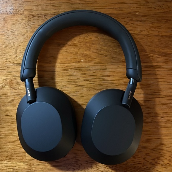 Sony WH-1000XM5 Wireless Headphones - Picture 2 of 11